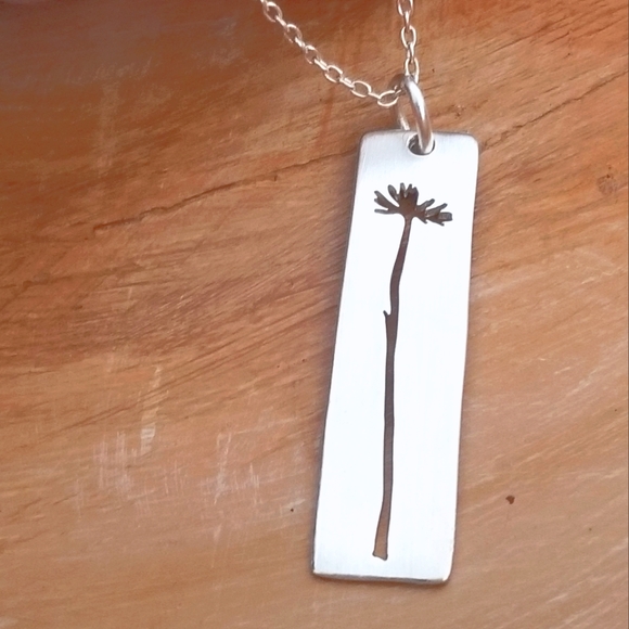 Tashi 925 brushed sterling silver 925 dandelion outline pendant (only) - Picture 4 of 6